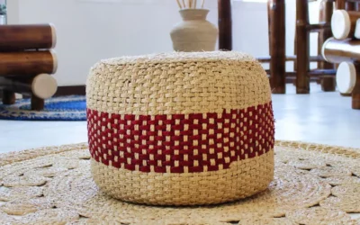 Petit pouf beige rouge