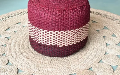 Petit pouf violet beige